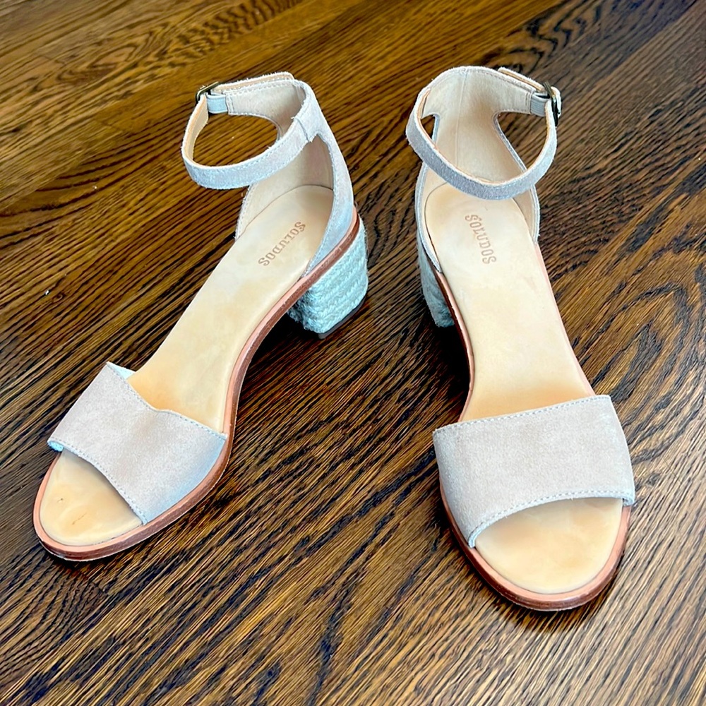 Soludos Tan Suede Ankle Strap Block Heel Sandal. Size 8.5 Medium